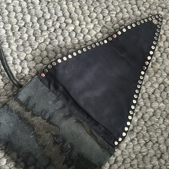 Agabhumi‎ by Thora Wristlet W Magnetic Clasp